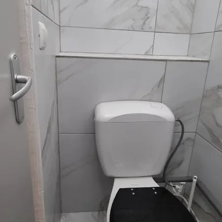 Lys Rdc Centre-ville T2 Renove Cocon Cosy Parking 34m2 Charleville-Mézières